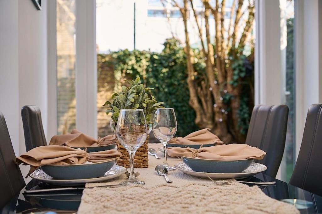 Fabulous 3 Bed Nw London Apartment With Private Garden Eksteriør bilde